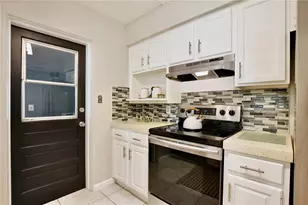 2914 Lando Ln, Orlando, FL 32806 - Photo 13
