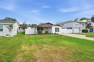 1842 Shore Acres Blvd NE, Saint Petersburg, FL 33703 - Photo 3