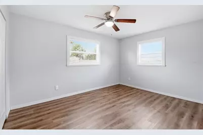 1842 Shore Acres Boulevard NE, Saint Petersburg, FL 33703 - Photo 23