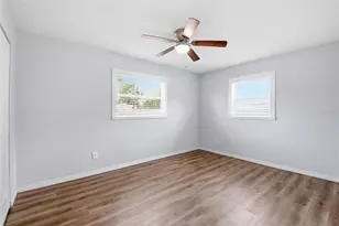 1842 Shore Acres Blvd NE, Saint Petersburg, FL 33703 - Photo 23