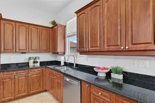 7327 Brightwaters Ct, New Port Richey, FL 34652 - Photo 11