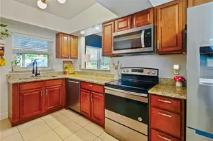 1006 Beatrice Dr, Orlando, FL 32810 - Photo 9