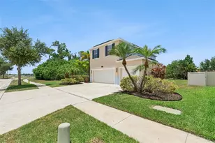 112 Slipper Key Rd, Apollo Beach, FL 33572 - Photo 3
