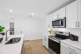 239 Skyfield Ct, Lady Lake, FL 32159 - Photo 17