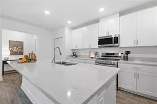 1111 Oak Bluff Dr, Davenport, FL 33837 - Photo 9
