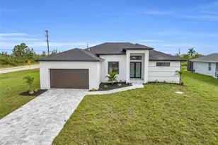 15401 Aqua Cir, Port Charlotte, FL 33981 - Photo 1