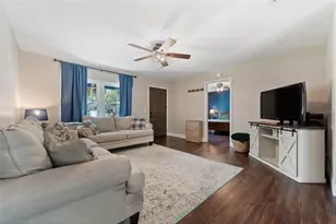 513 Dorothy Cir, Eustis, FL 32726 - Photo 5