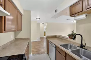 202 Red Maple Pl, Brandon, FL 33510 - Photo 13