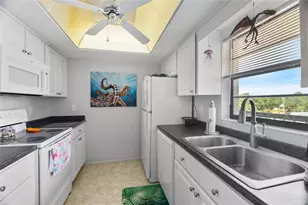 9860 62nd Terrace N, Saint Petersburg, FL 33708 - Photo 3