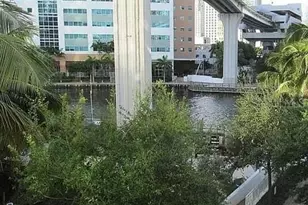 31 SE 5th St, Miami, FL 33131 - Photo 11