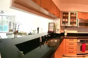 31 SE 5th St, Miami, FL 33131 - Photo 5