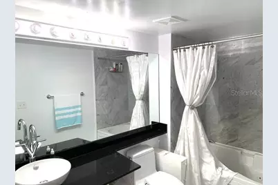 31 SE 5th Street #305, Miami, FL 33131 - Photo 9