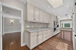 2410 Lake Shore Dr, Orlando, FL 32803 - Photo 11