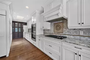 2410 Lake Shore Dr, Orlando, FL 32803 - Photo 9