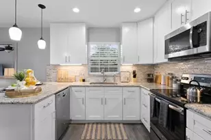 14009 Dominion Ct, Tampa, FL 33613 - Photo 9