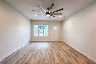 323 W Lambright St, Tampa, FL 33604 - Photo 3