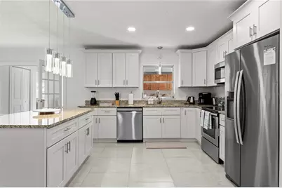 8702 Elmwood Lane, Tampa, FL 33615 - Photo 15