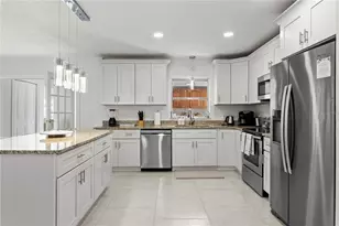 8702 Elmwood Ln, Tampa, FL 33615 - Photo 15