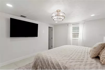 8702 Elmwood Lane, Tampa, FL 33615 - Photo 23