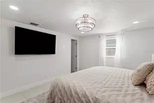 8702 Elmwood Ln, Tampa, FL 33615 - Photo 23