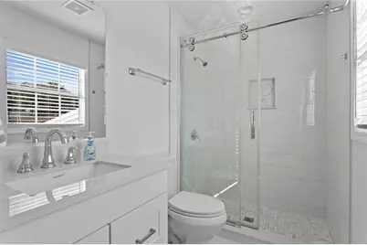 8702 Elmwood Lane, Tampa, FL 33615 - Photo 39