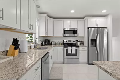 8702 Elmwood Lane, Tampa, FL 33615 - Photo 7