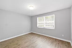 1200 Lake Valrico Ln, Valrico, FL 33594 - Photo 29