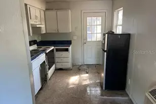410 Terry St, Wildwood, FL 34785 - Photo 5