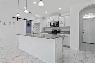 562 Maricopa Dr, Kissimmee, FL 34758 - Photo 3