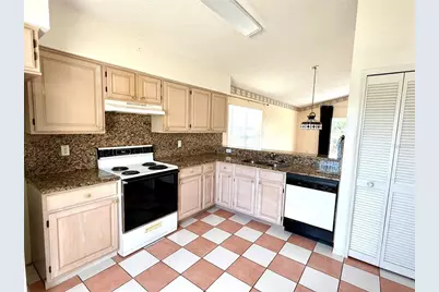 2705 Chatham Circle, Kissimmee, FL 34746 - Photo 5