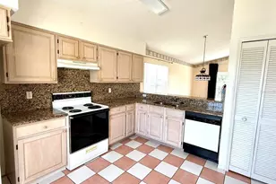 2705 Chatham Cir, Kissimmee, FL 34746 - Photo 5