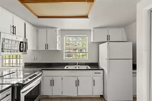 9213 N 13th St, Tampa, FL 33612 - Photo 7
