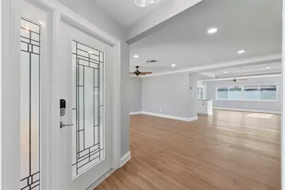 5669 45th Avenue N, Kenneth City, FL 33709 - Photo 11
