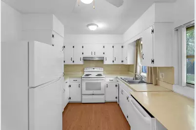 439 W Wisconsin Avenue, Deland, FL 32720 - Photo 13