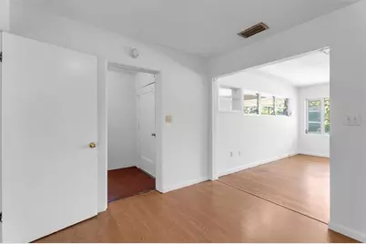 439 W Wisconsin Avenue, Deland, FL 32720 - Photo 11