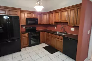 3205 Laurel Dale Dr, Tampa, FL 33618 - Photo 3