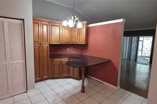 3205 Laurel Dale Dr, Tampa, FL 33618 - Photo 5