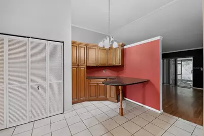 3205 Laurel Dale Drive, Tampa, FL 33618 - Photo 9