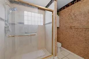 3205 Laurel Dale Dr, Tampa, FL 33618 - Photo 25
