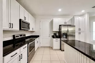 8458 Kelsall Dr, Orlando, FL 32832 - Photo 9