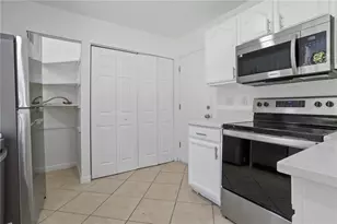 1921 Bonneville Dr, Orlando, FL 32826 - Photo 5