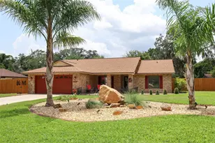 35049 Silver Oak Dr, Leesburg, FL 34788 - Photo 1