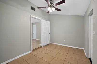 3834 Warren Ridge Street, Sarasota, FL 34233 - Photo 15