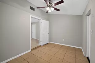 3834 Warren Ridge St, Sarasota, FL 34233 - Photo 15