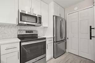 7511 Seurat St, Orlando, FL 32819 - Photo 9