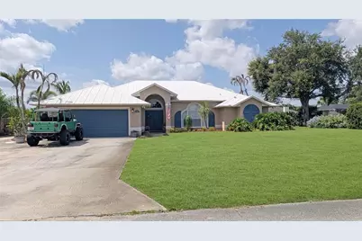 114 N 19th Circle SW, Vero Beach, FL 32962 - Photo 1