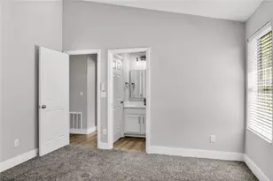 563 Lake Davenport Cir, Davenport, FL 33837 - Photo 23