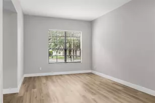 563 Lake Davenport Cir, Davenport, FL 33837 - Photo 13