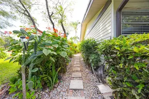 1001 Pine Isle Ln, Naples, FL 34112 - Photo 25