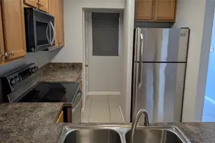 2882 Plaza Terrace Dr, Orlando, FL 32803 - Photo 5